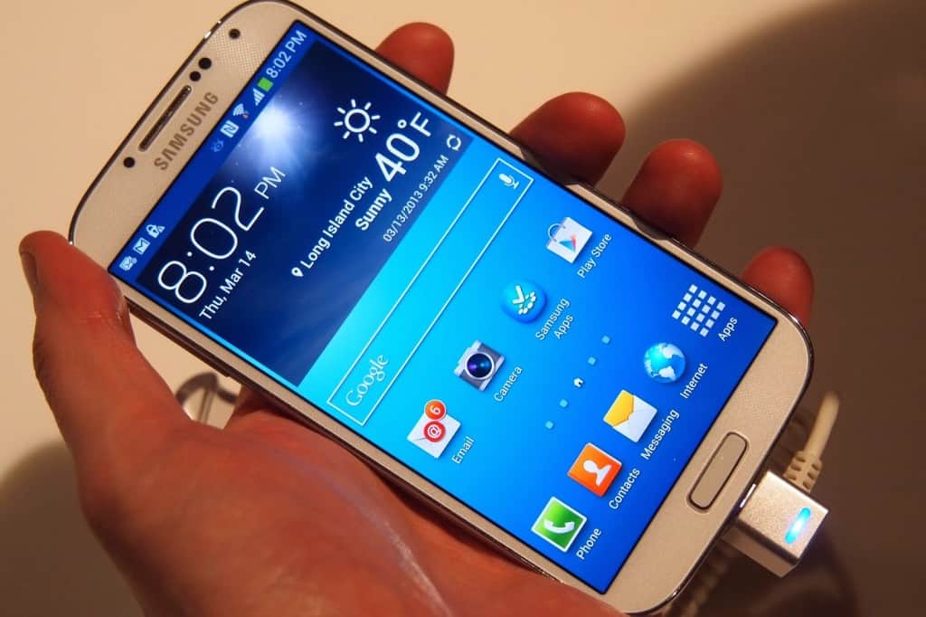 Can the Galaxy S4 run on the Boost Mobile network?
